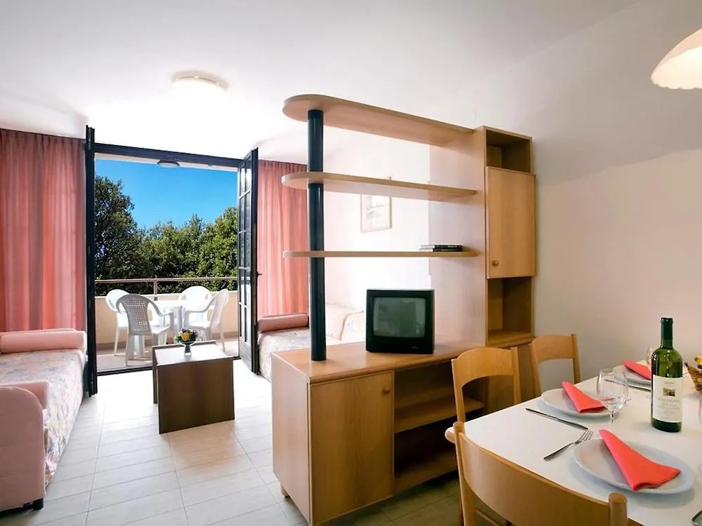 Eurocamp Mobile Homes At Fkk Nudist Campsite Solaris Tar-Vabriga Village de vacances