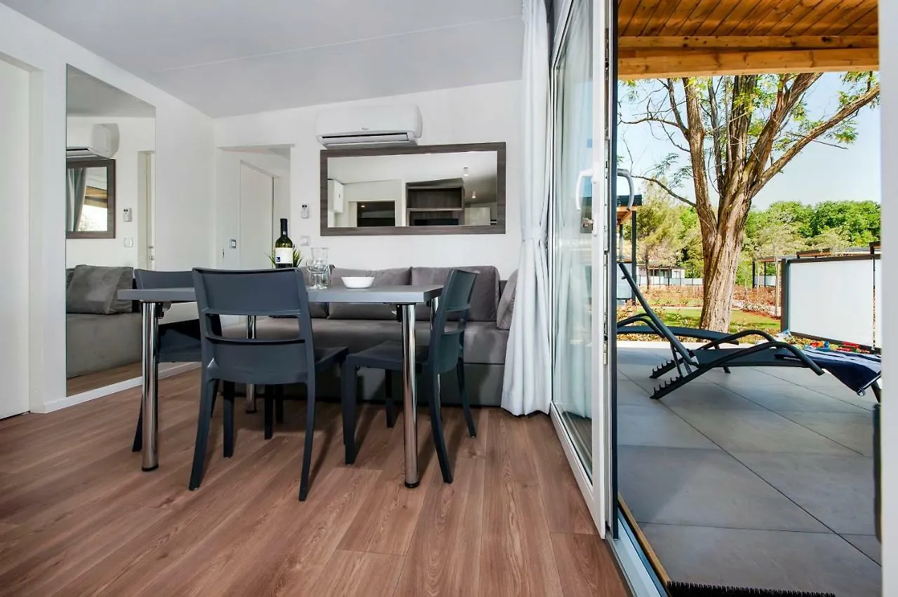 Eurocamp Mobile Homes At Fkk Nudist Campsite Solaris Tar-Vabriga Village de vacances